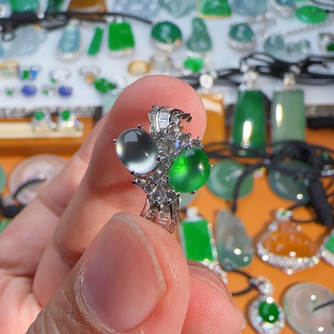 翡翠18K金镶嵌戒指玻璃种双拼戒指