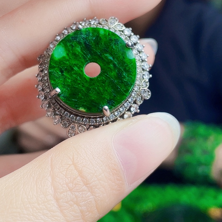 翡翠银S925镶嵌颈饰多样性