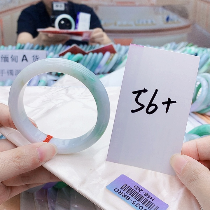 翡翠手镯未镶嵌The 