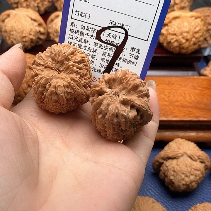 桃核吊坠大蒜头狮子头35