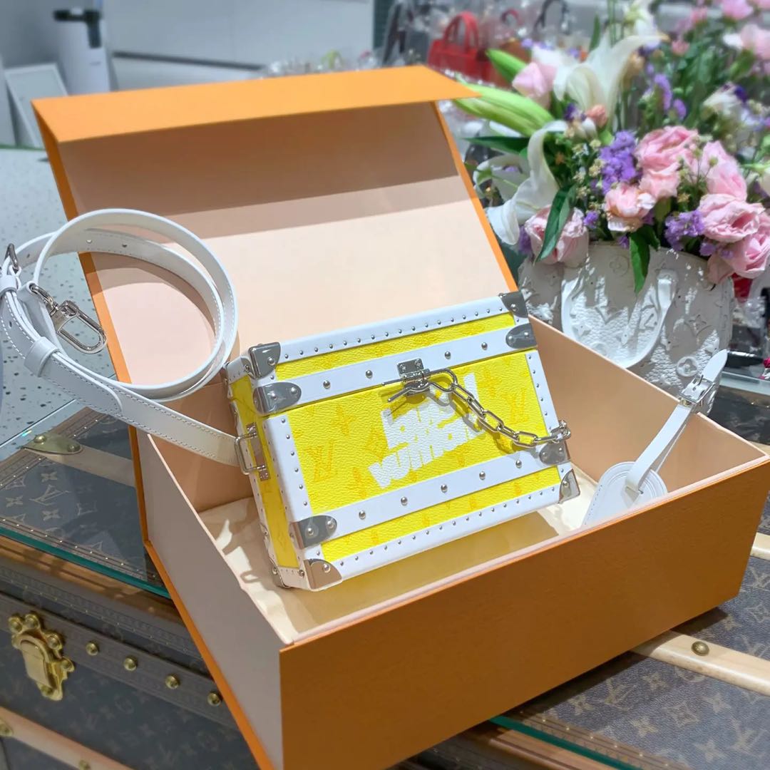 99新 LouisVuitton/路易威登 黄色铆钉小硬箱盒子秀款/箱包单肩