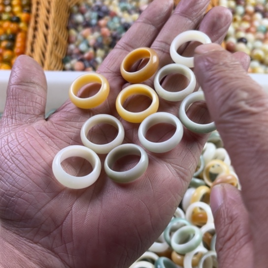 白玉菩提吊坠16跑环10颗