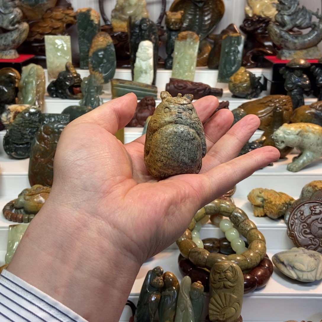 岫岩河磨玉（透闪石质玉）未镶嵌把件