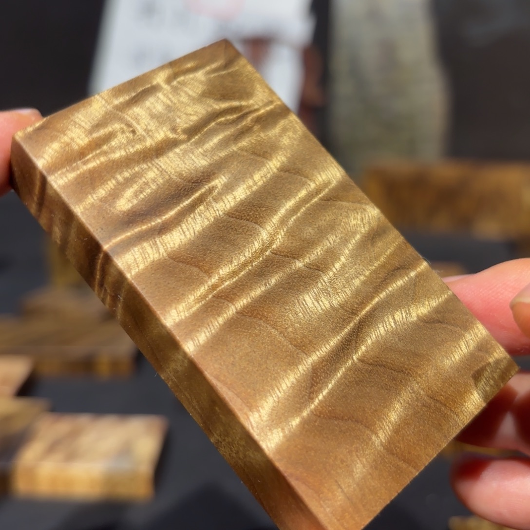 C***3金丝楠木无事牌材料