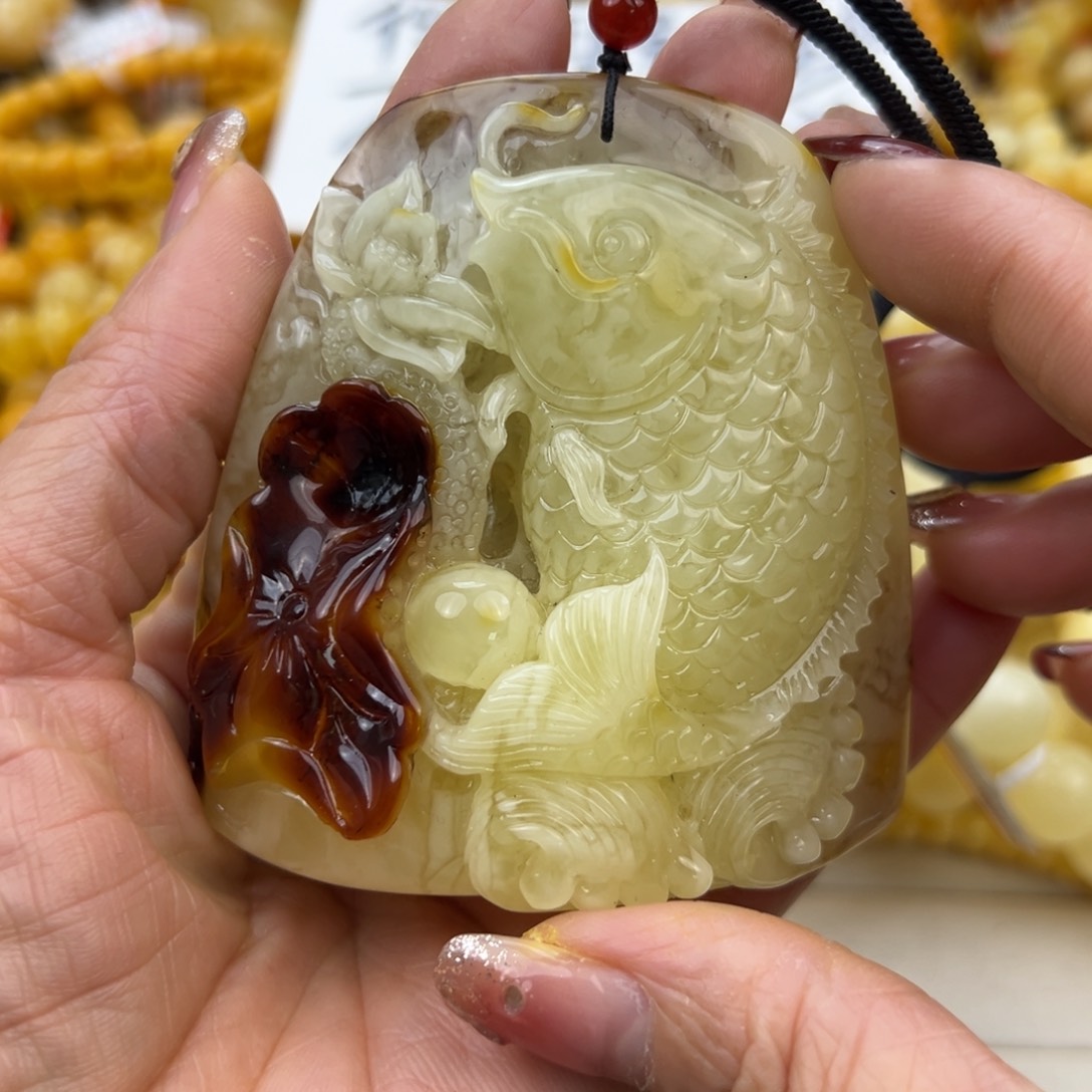 琥珀珠宝奇石未镶嵌