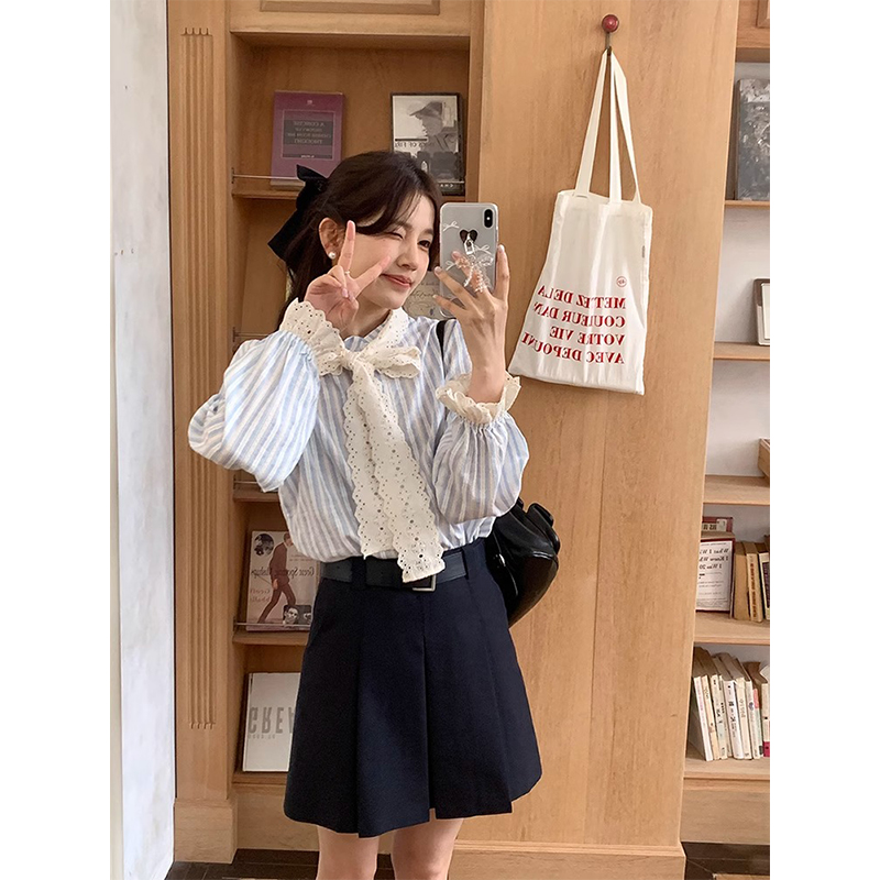 设计感蓝色蝴蝶结长袖条纹衬衫外套女慵懒风软糯宽松洋气小众上衣