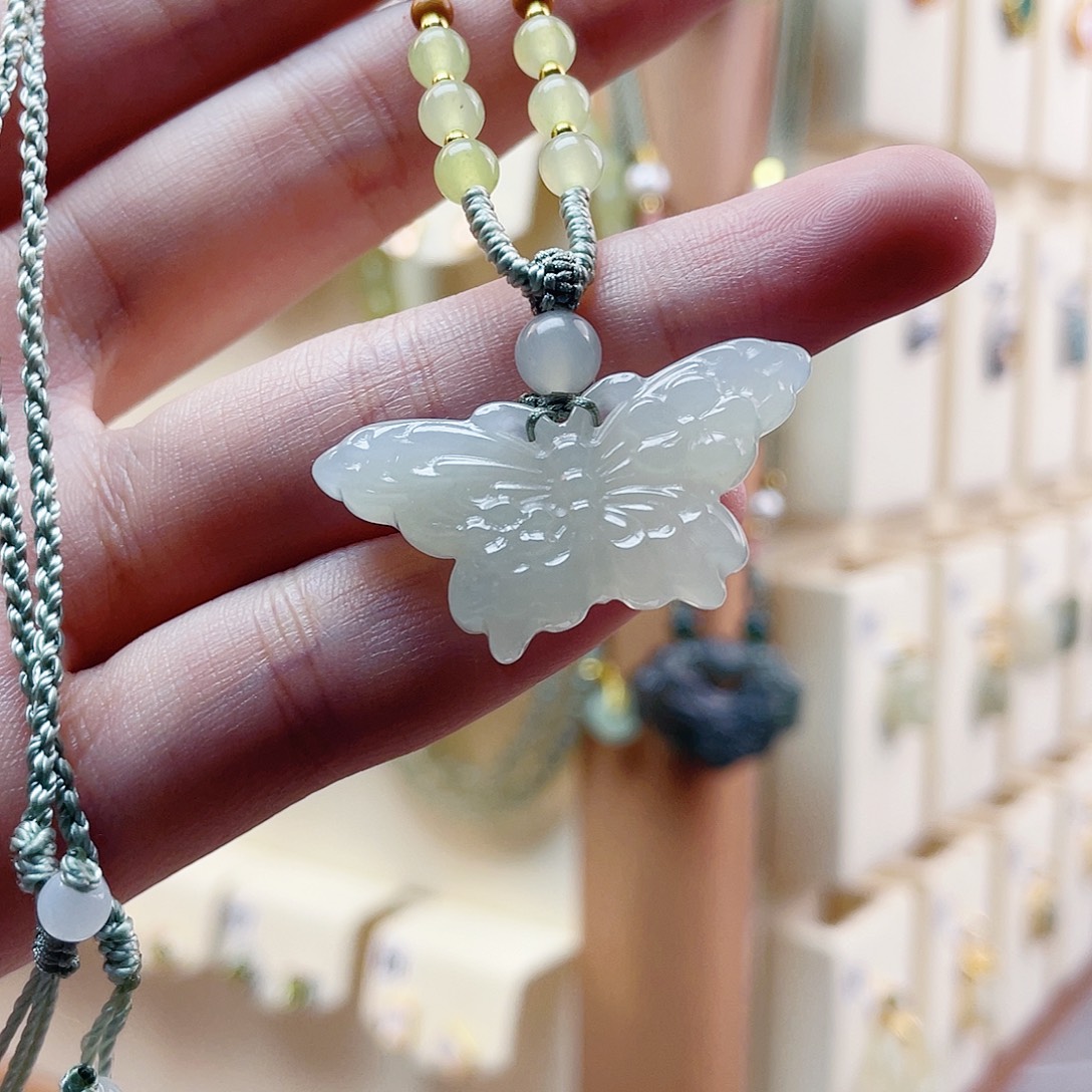 ****饭和田玉未镶嵌吊坠(赠链)