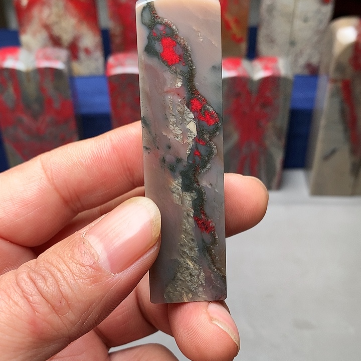 昌化石昌化鸡血石