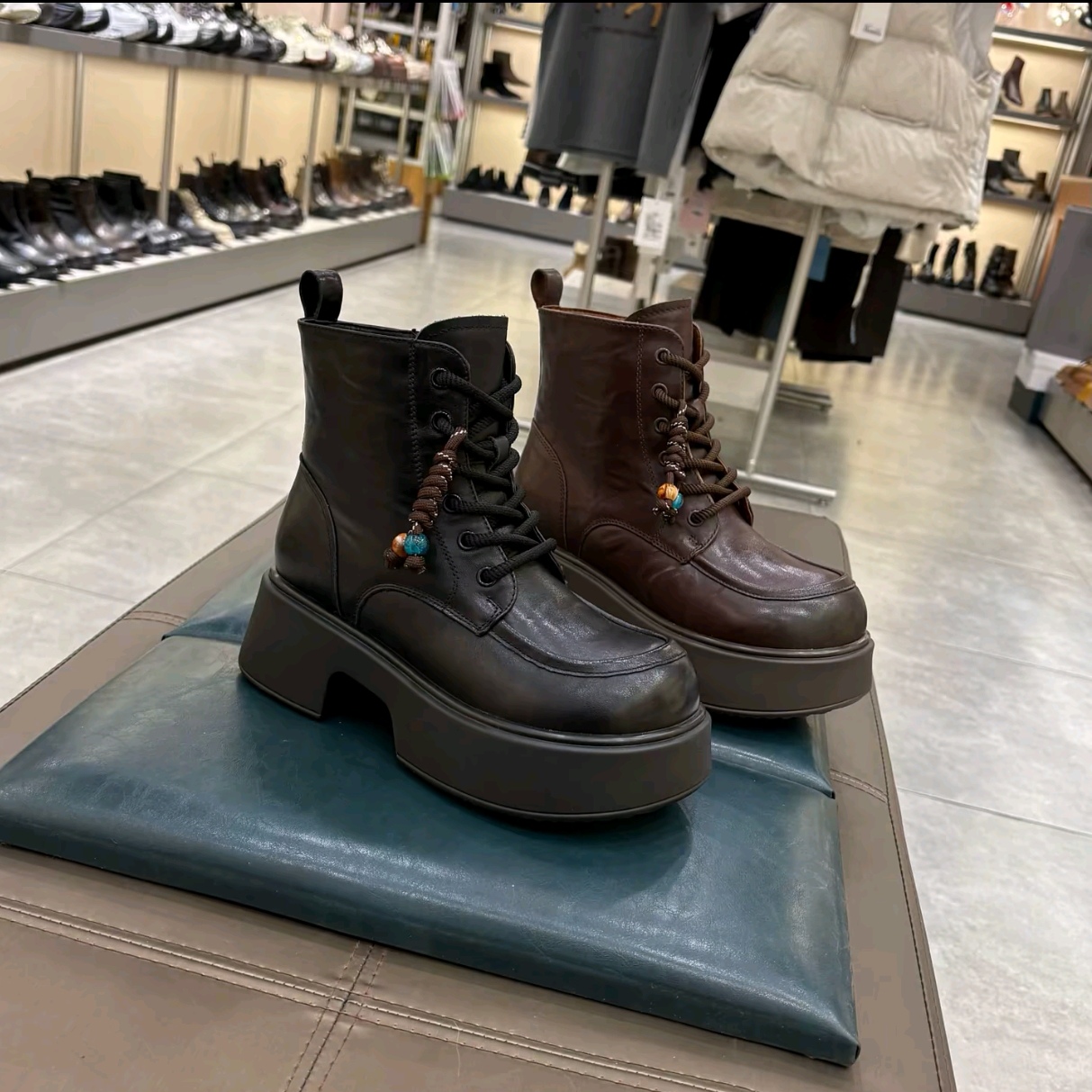 f柔冬季新款头层牛皮大羊毛厚底芒果头马丁靴女