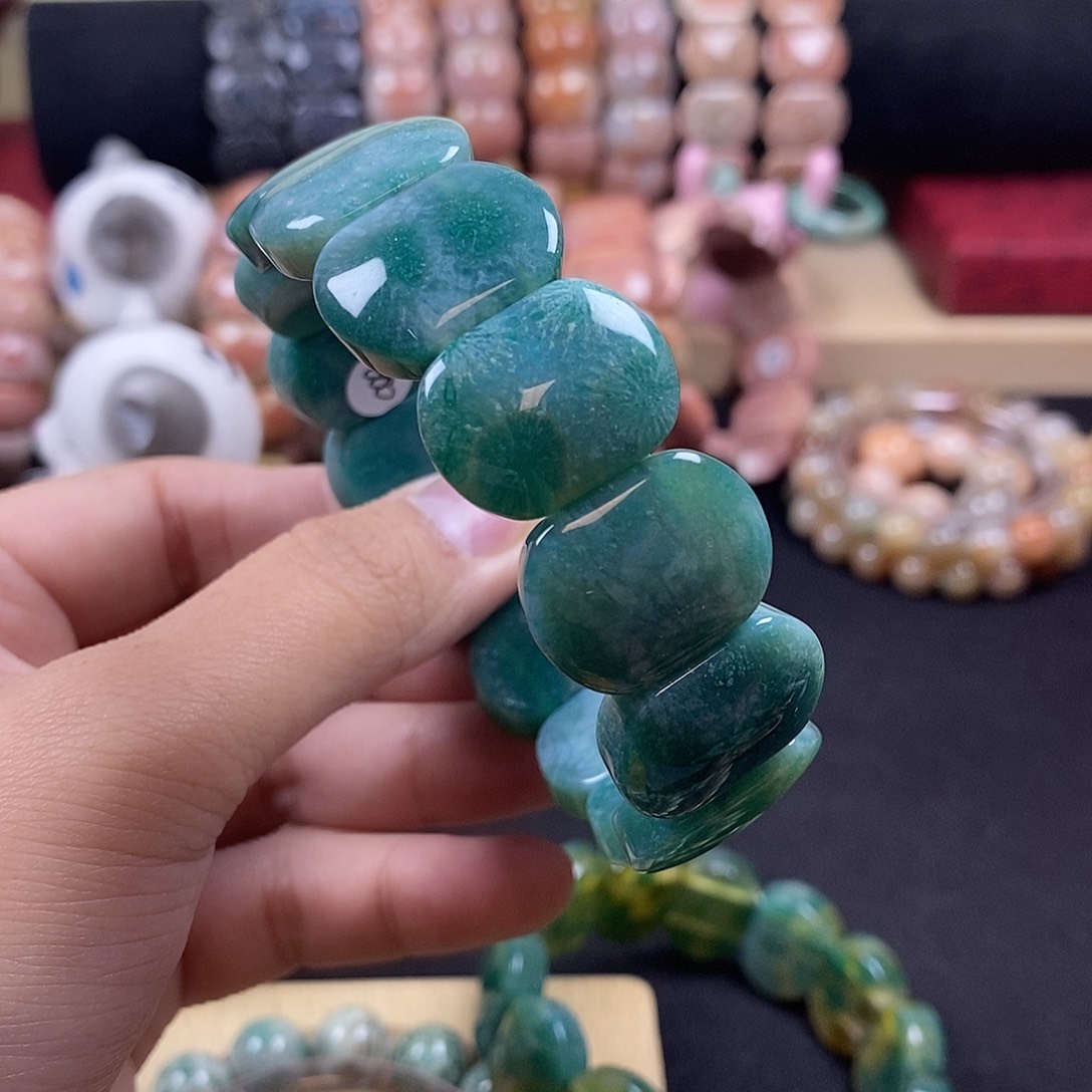 陌***暄硅化珊瑚（珊瑚玉）未镶嵌手牌 上新