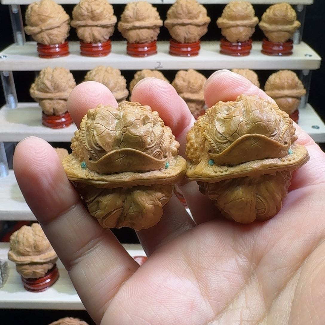 文玩核桃把件H*大兜齿尺寸40单面