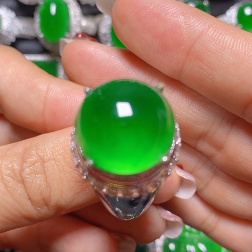 【闪购商品】翡翠挂件未镶嵌蛋面