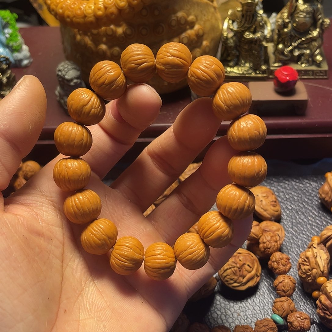 爱***虎猴头核桃素核手串