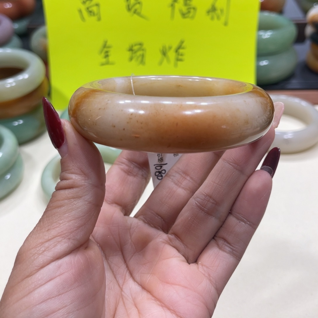 未镶嵌手镯石英岩玉