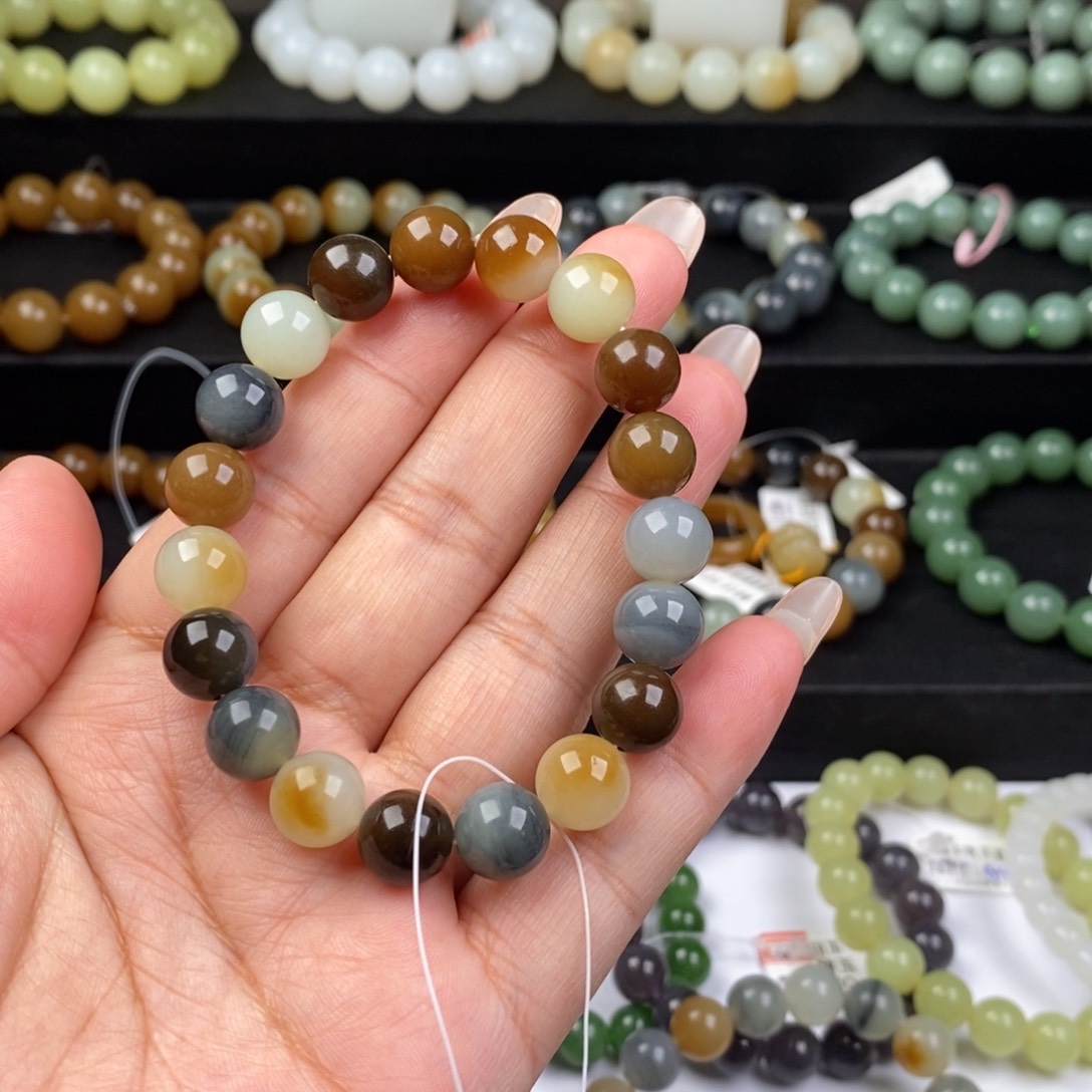 和田玉手串未镶嵌燕**子