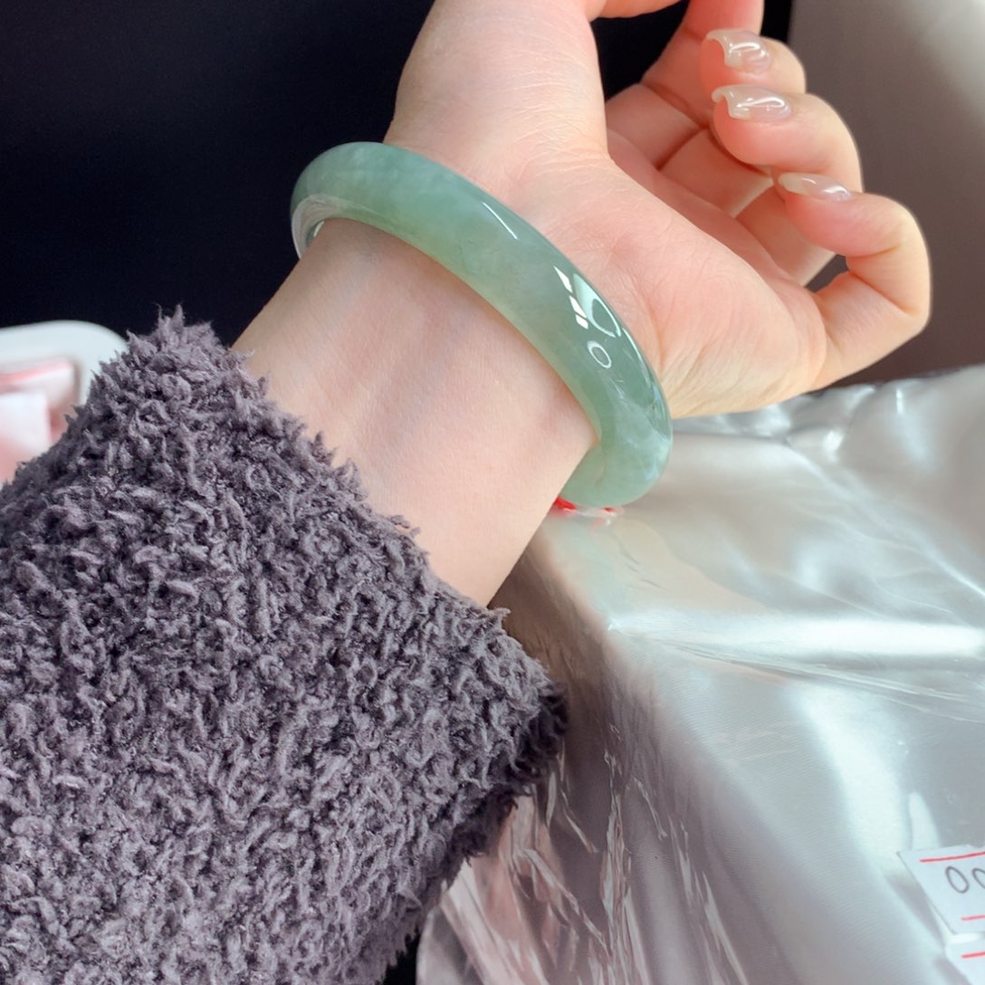 翡翠手镯未镶嵌（9号）（贵妃）正圈53-54可戴