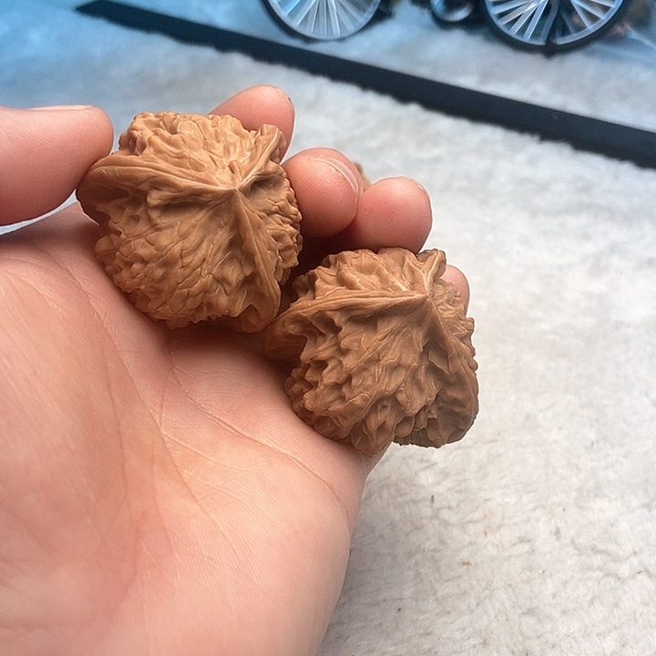 文玩核桃把件左****生