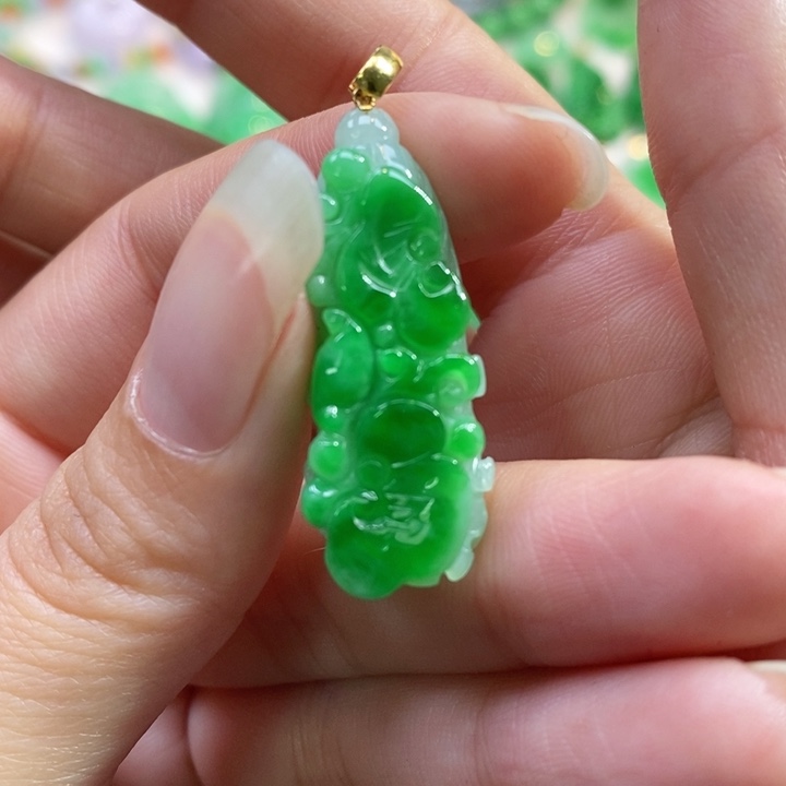 颈饰未镶嵌翡翠吊坠