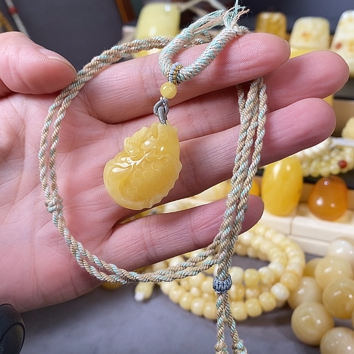 琥珀未镶嵌裸石鱼