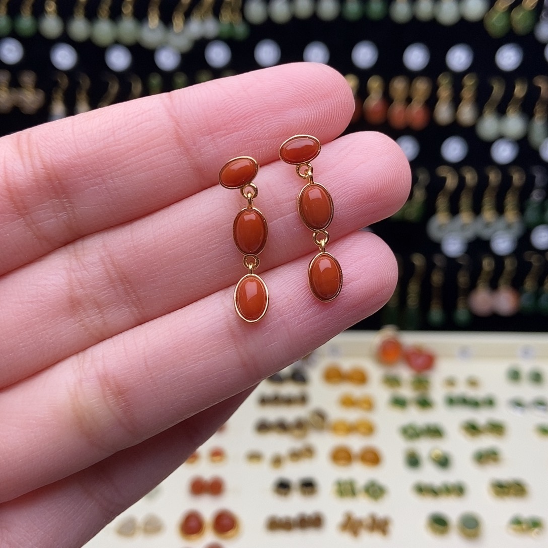 默***喧和田玉银S925镶嵌耳饰