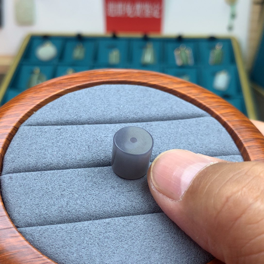 和田玉耳饰未镶嵌烟紫路路通