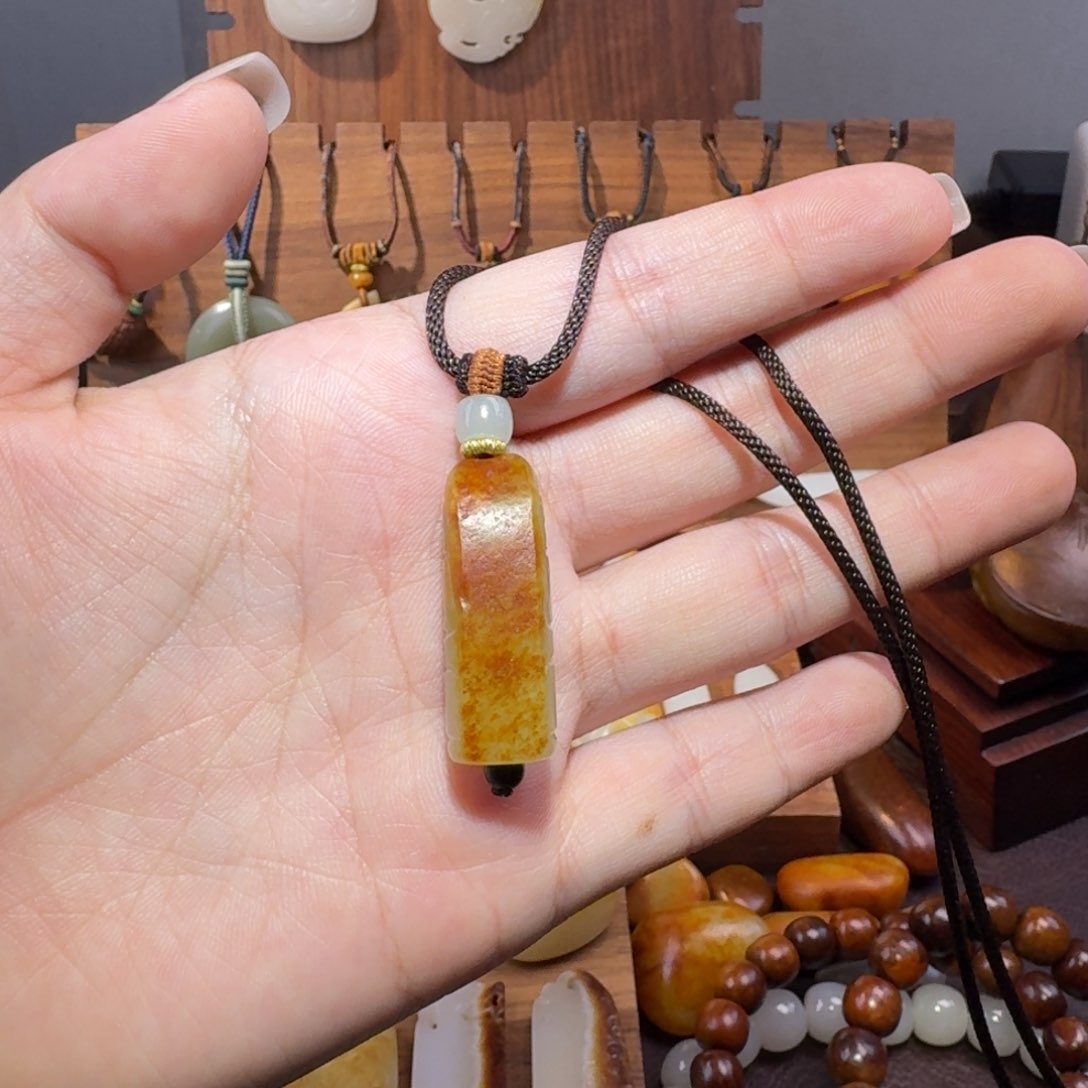 和田玉颈饰未镶嵌