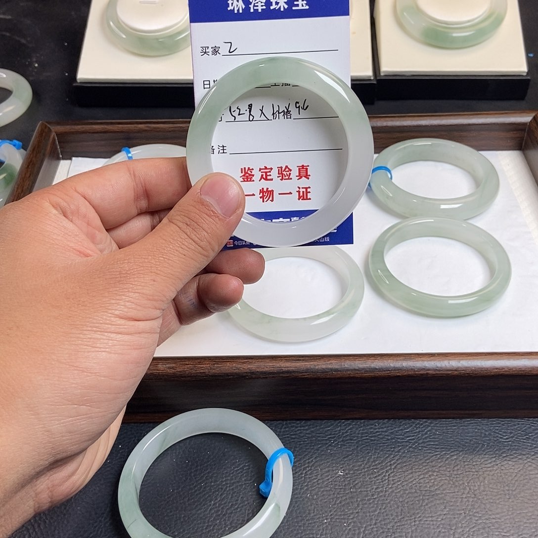 @***雨石英质玉未镶嵌手镯2