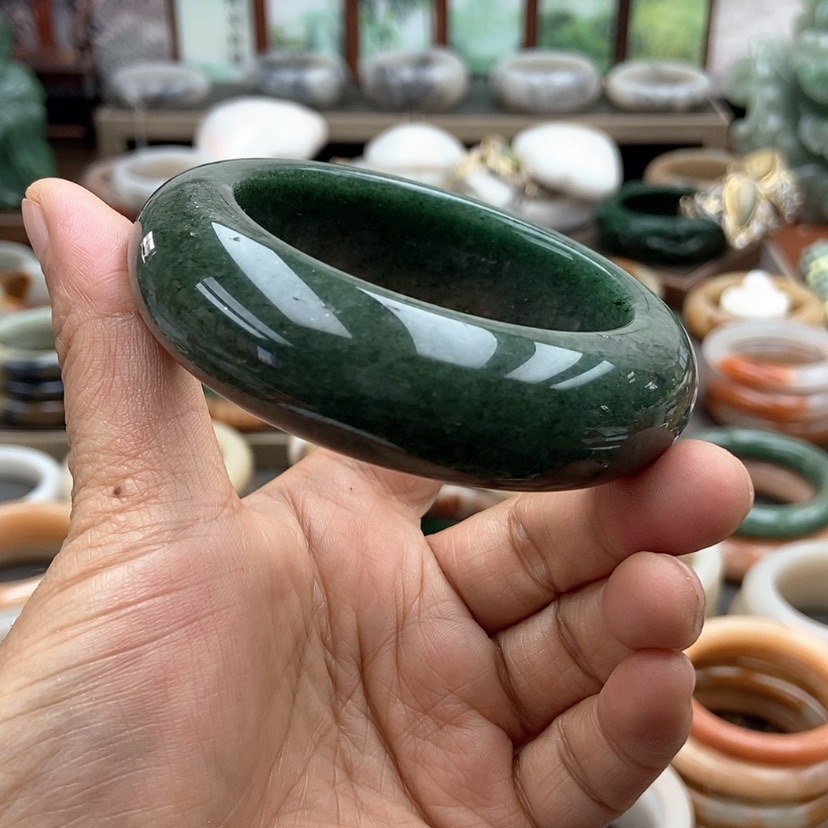 【闪购商品】石英质玉手镯57未镶嵌