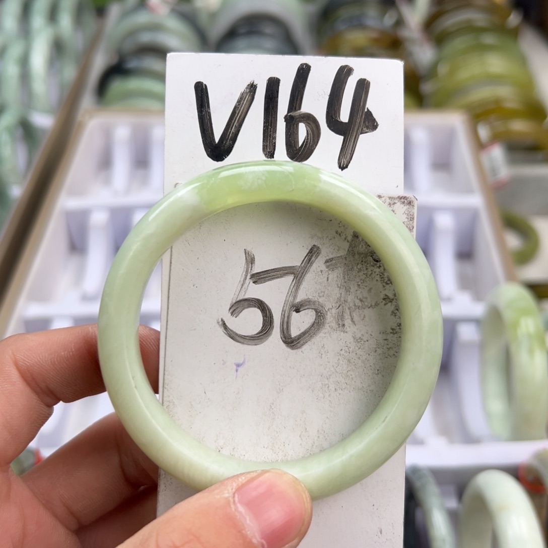 岫玉手镯未镶嵌天然岫玉微瑕，可以正常佩戴