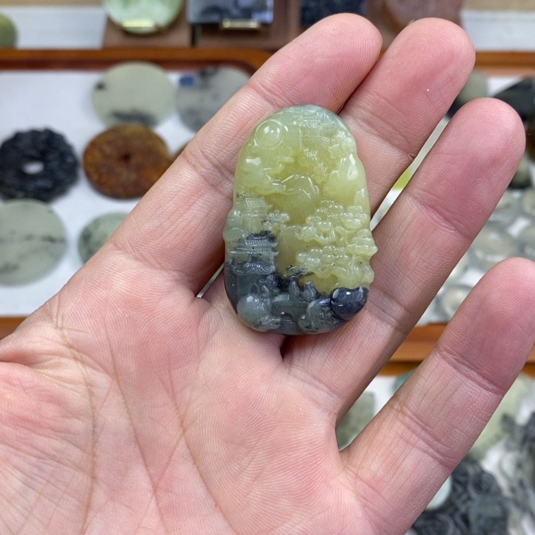 岫玉未镶嵌颈饰岫玉吊坠