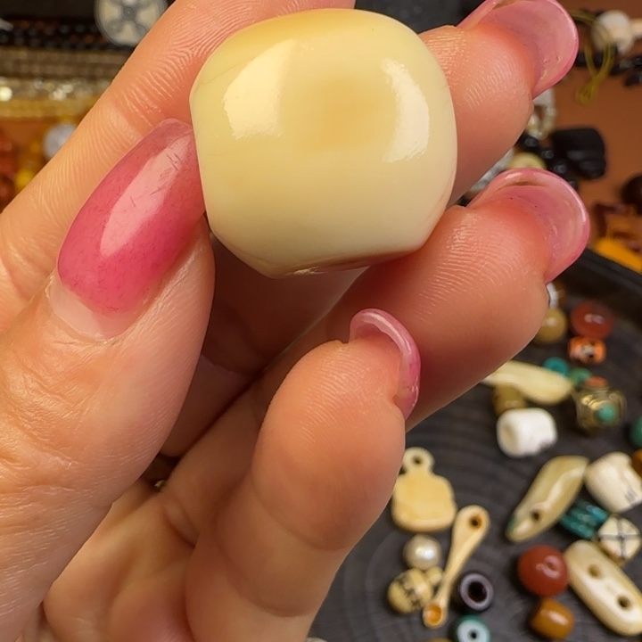 琉璃/树脂/塑料类