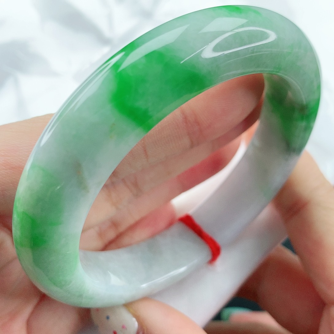 翡翠未镶嵌手镯，136