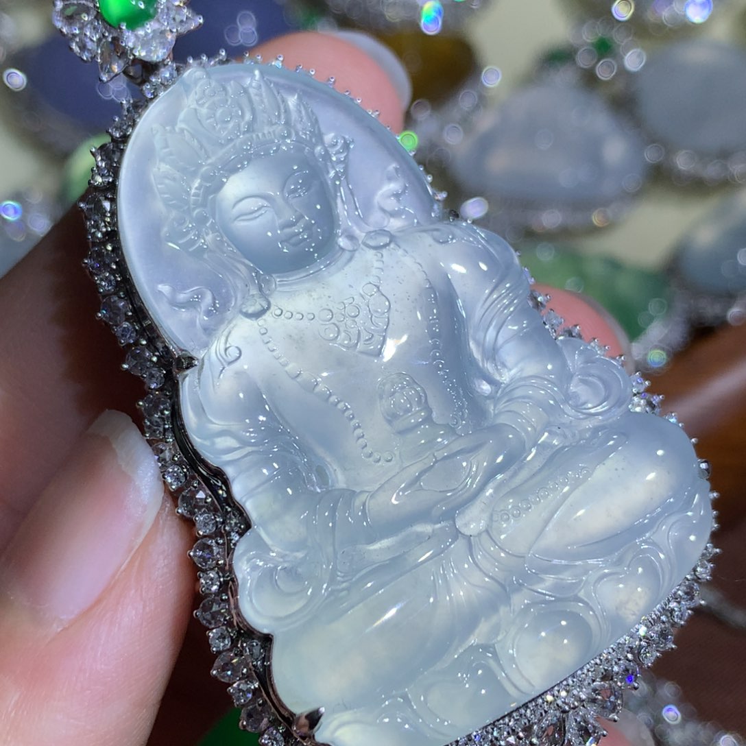 翡翠颈饰18K金镶嵌度母