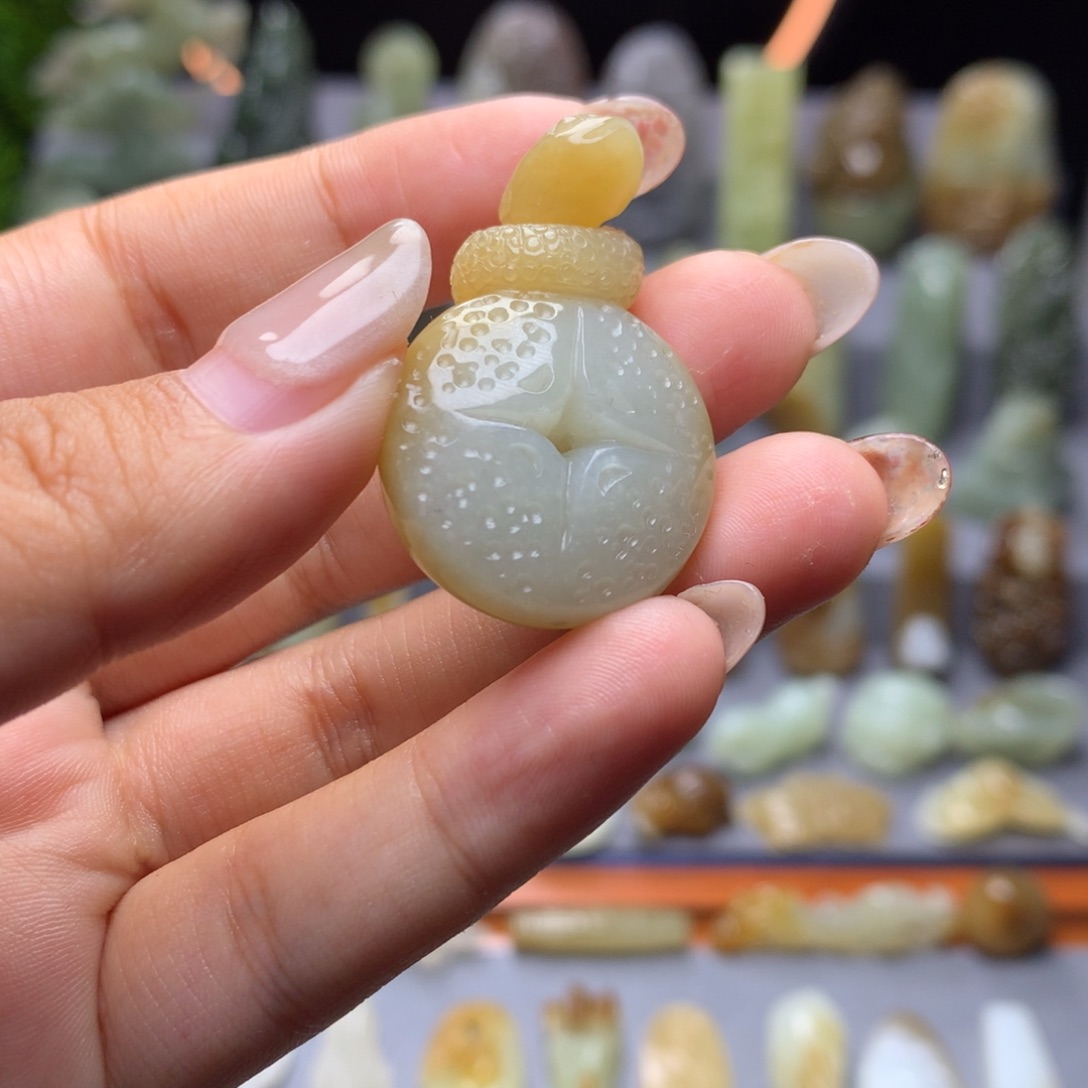 和田玉未镶嵌挂件