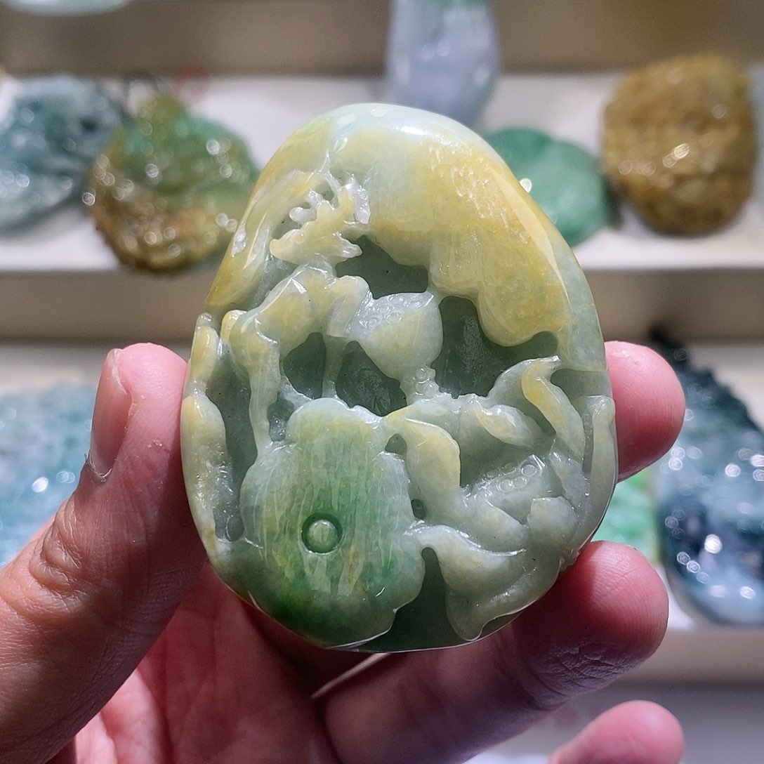 【闪购商品】翡翠颈饰未镶嵌鹿牌