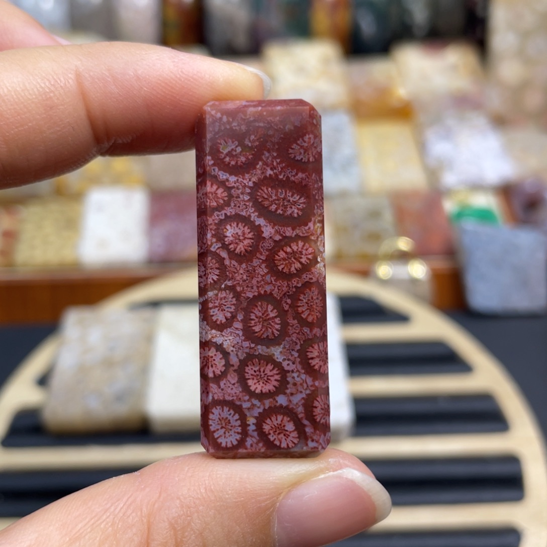 硅化玉未镶嵌颈饰k7