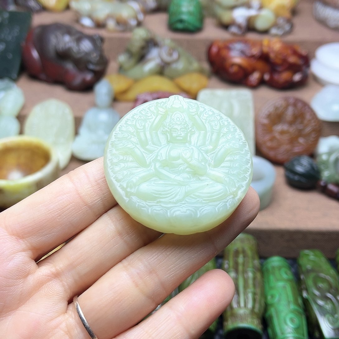 白玉菩提吊坠3。。
