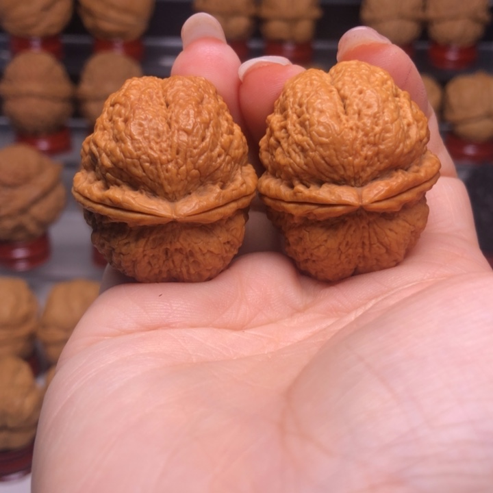 文玩核桃吊坠36古树蚂蚁开背