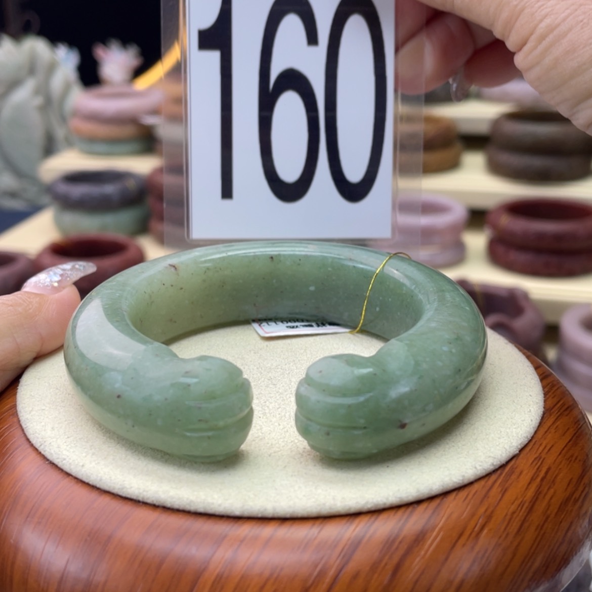 【闪购商品】石英质玉手镯未镶嵌