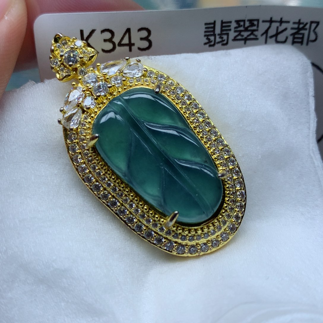 翡翠颈饰未镶嵌翡翠