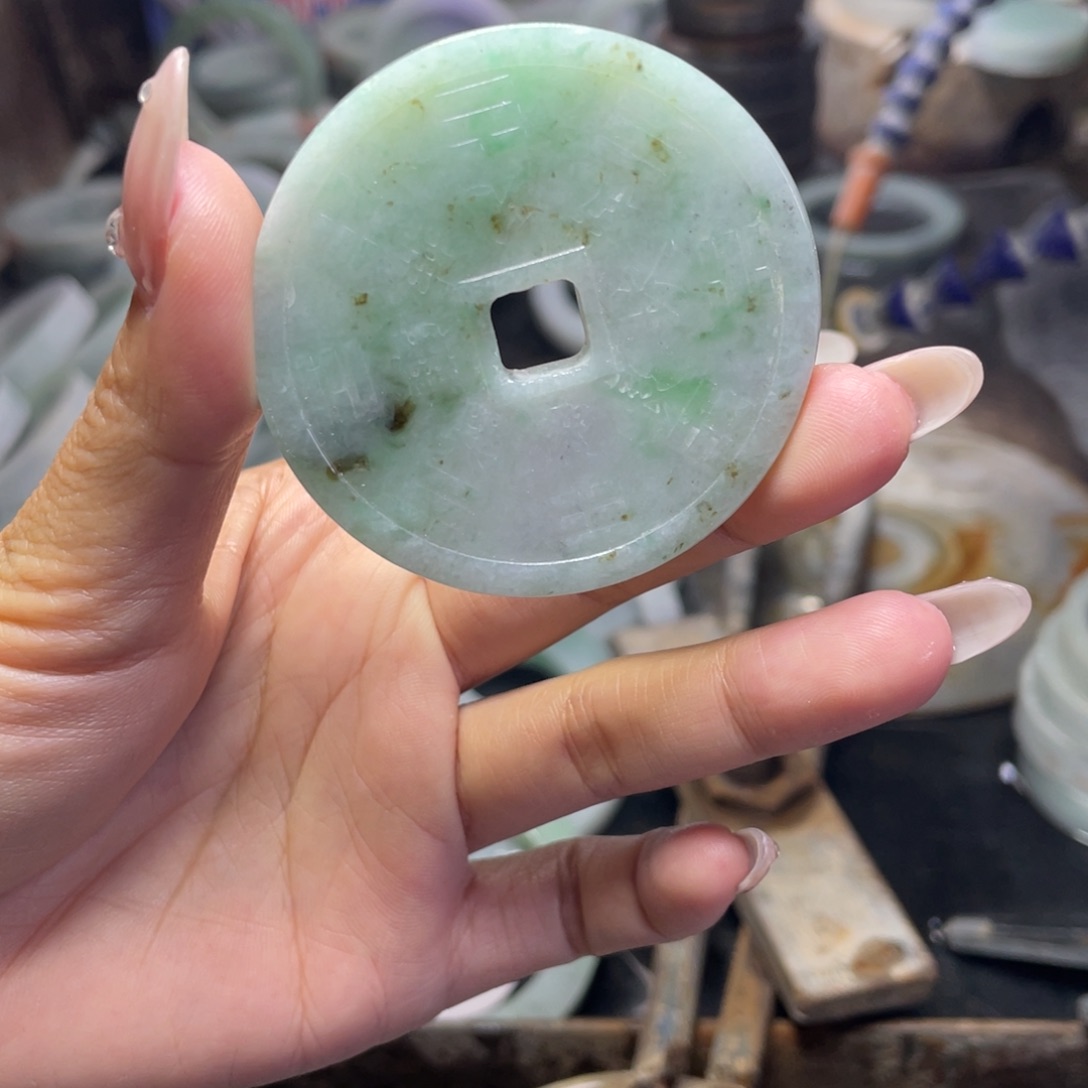 颈饰未镶嵌翡翠茶*