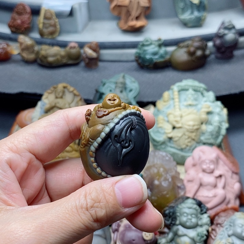 【闪购商品】石英质玉车挂未镶嵌