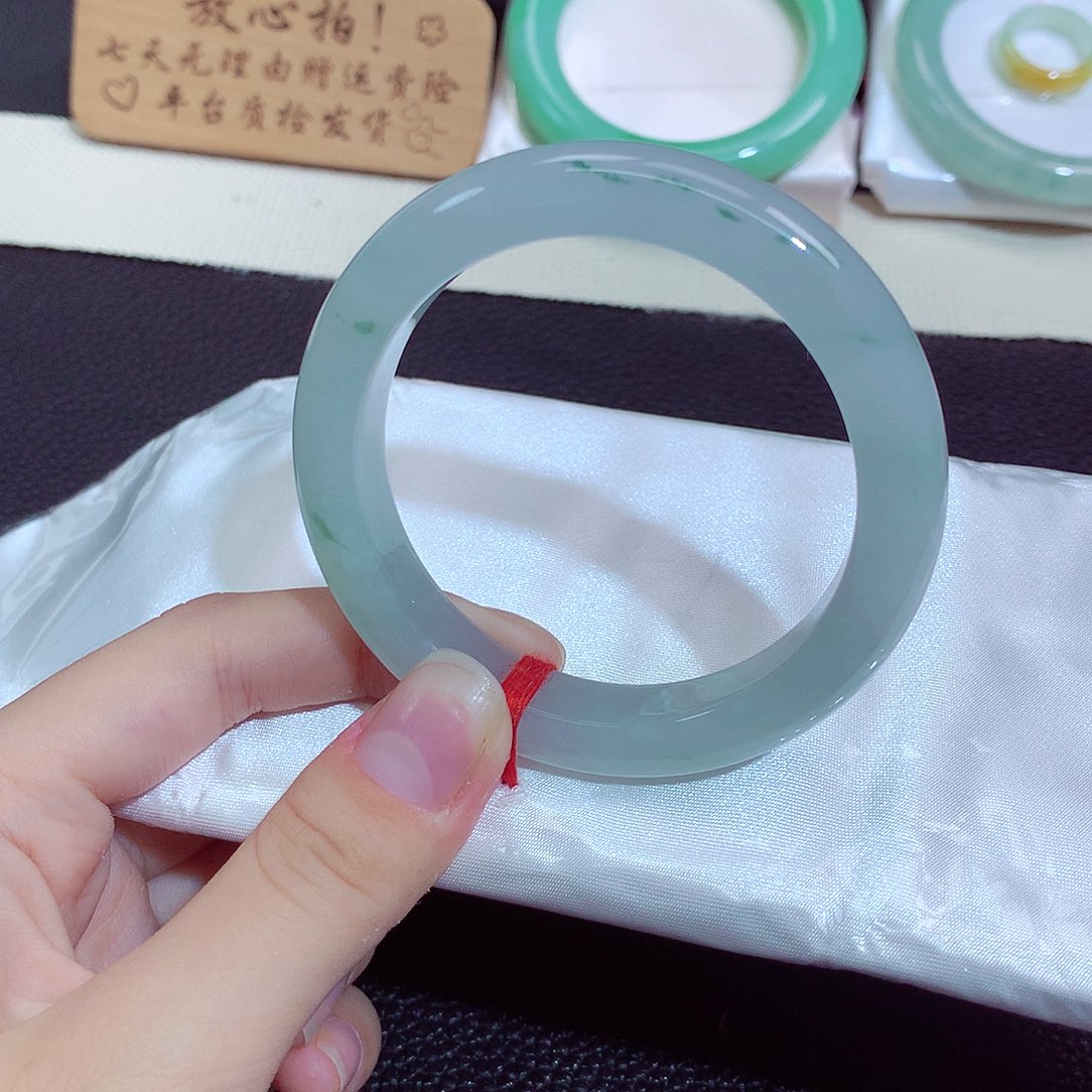 翡翠未镶嵌手镯9014