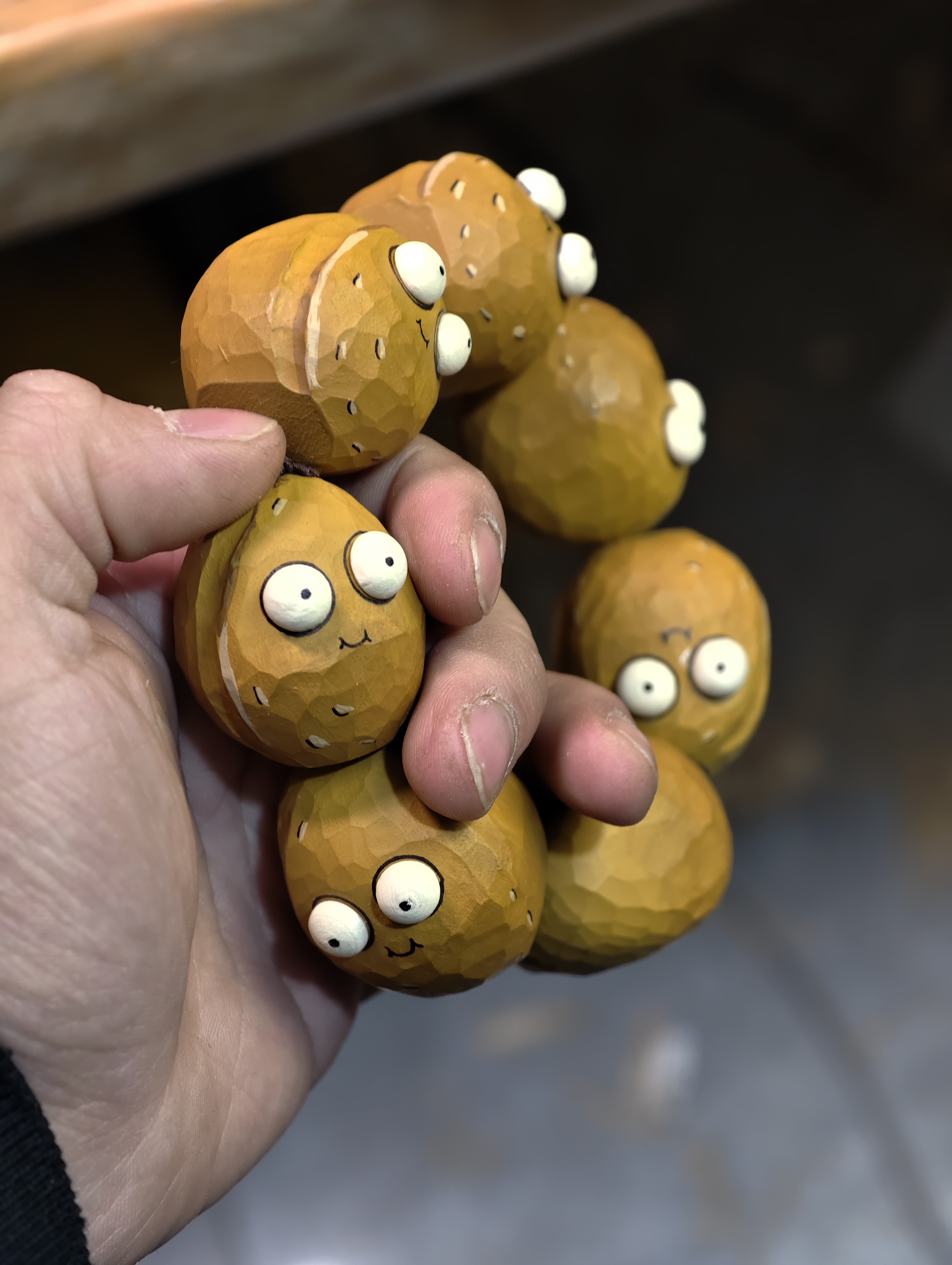 手工椴木雕刻小坚果手串