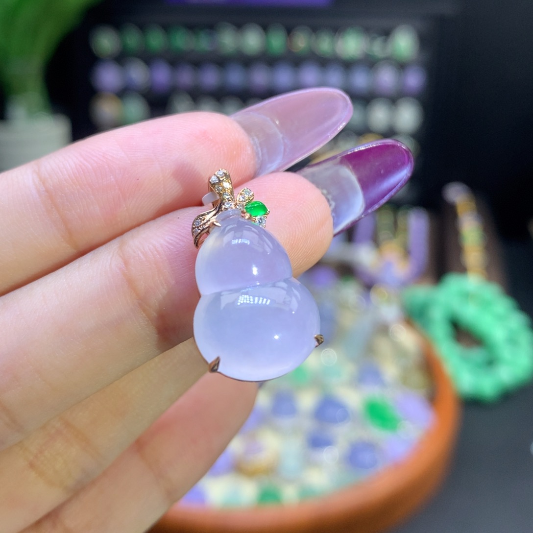 翡翠18K金镶嵌颈饰