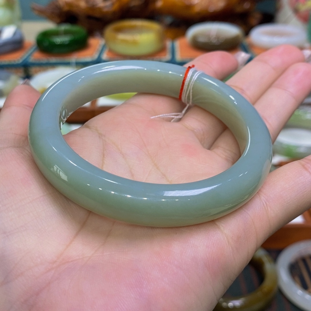 和田玉（糖玉）手镯未镶嵌和田粉青58