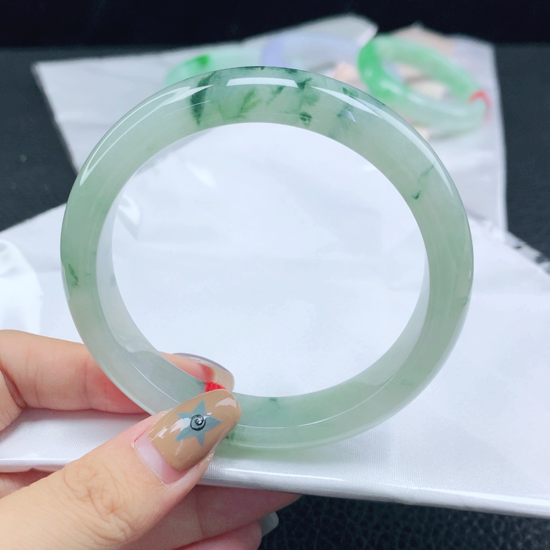 翡翠未镶嵌手镯缅甸62.7冰种绿飘蓝花正圈