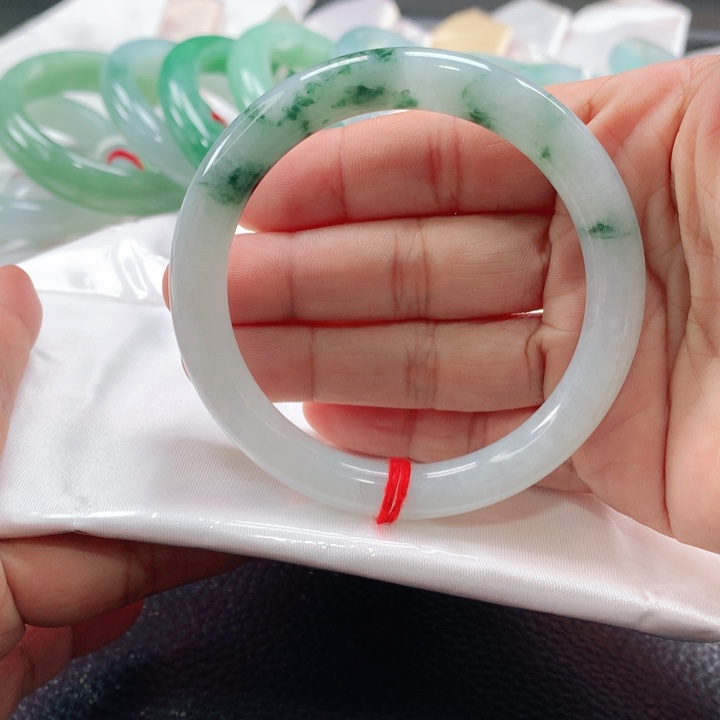 翡翠手镯未镶嵌545455555