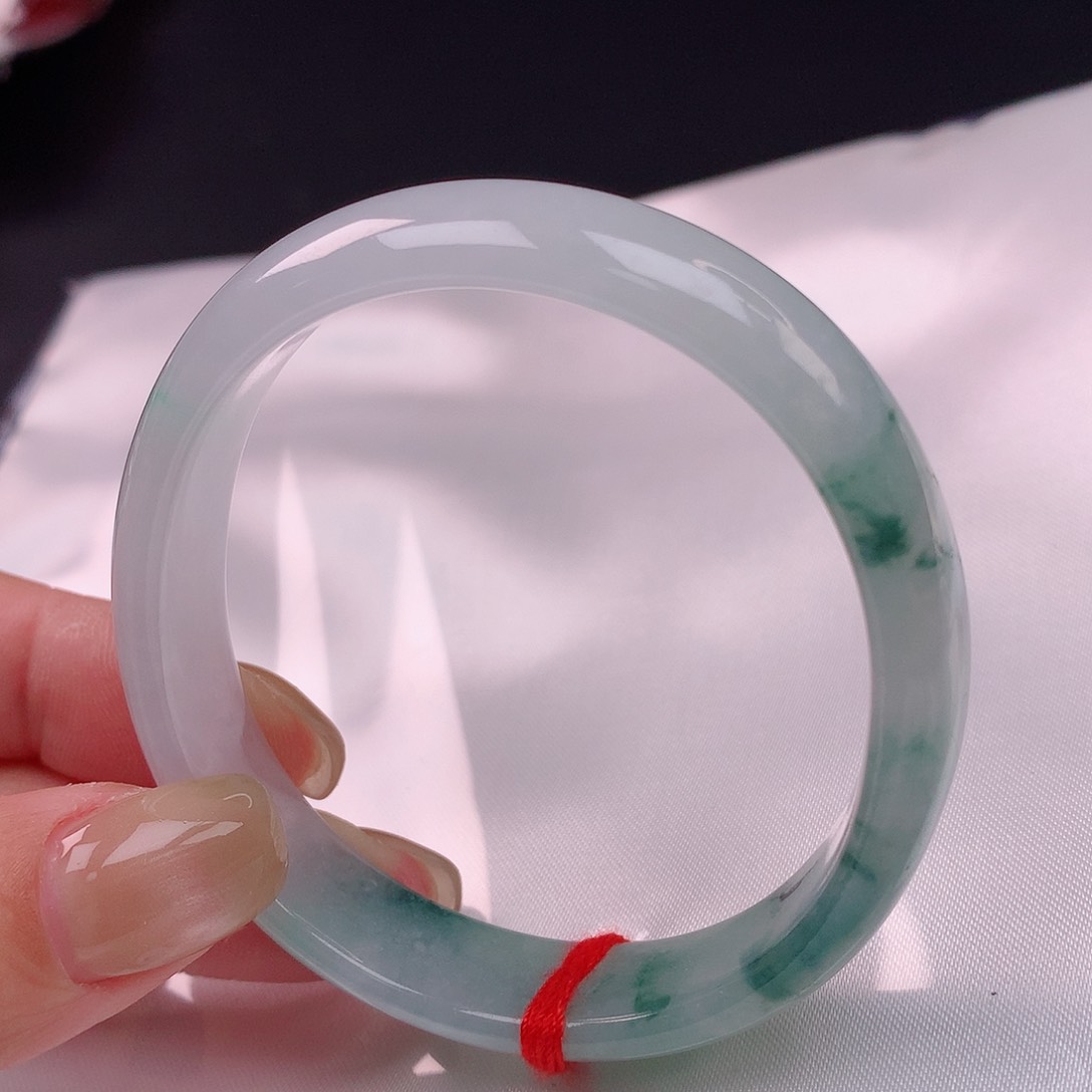 【闪购商品】未镶嵌手镯（贵妃镯）翡翠54