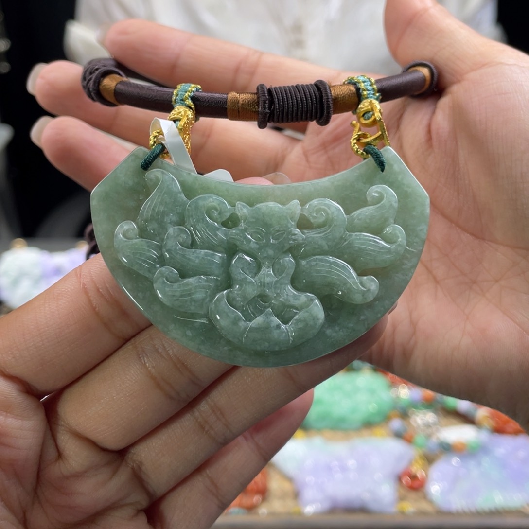 翡翠颈饰未镶嵌代编织